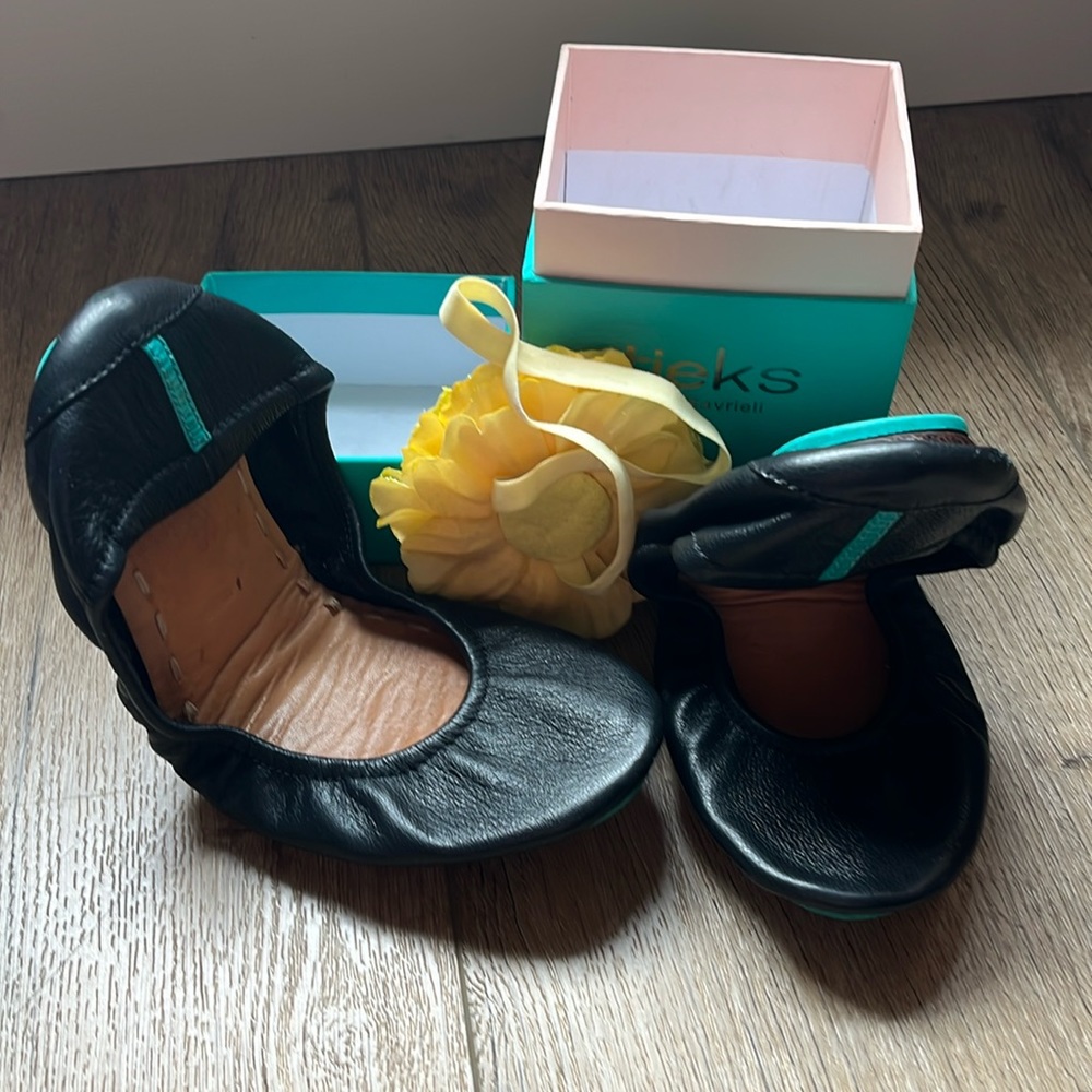 Tieks flat black size 6 epic